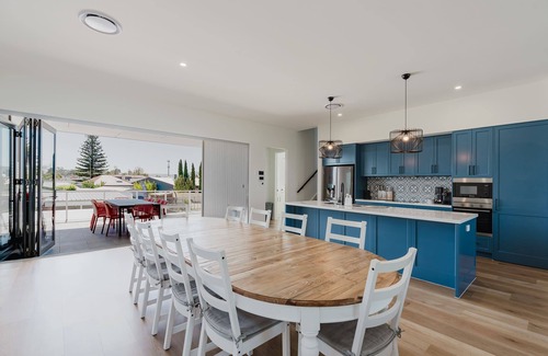 Victor Harbor Casa | Dual Family Entertainer 9 Esplanade Victor Harbor