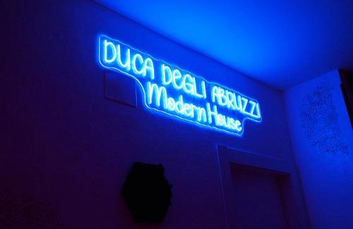 Brindisi Apartamento | DUCA DEGLI ABRUZZI Modern House LUXURY RELAX - VICINO AEROPORTO - CHECK IN H24