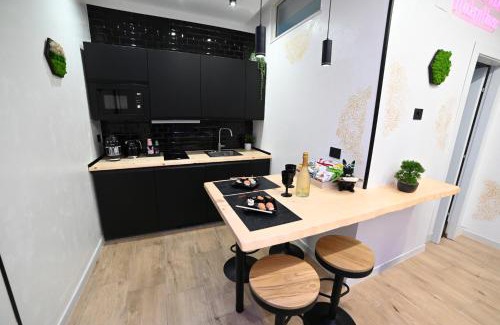Brindisi Apartamento | DUCA DEGLI ABRUZZI Modern House LUXURY RELAX - VICINO AEROPORTO - CHECK IN H24