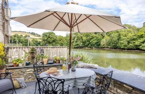 Tuckenhay Casa | Duck Cottage - Waters Edge, Exclusive Village Location