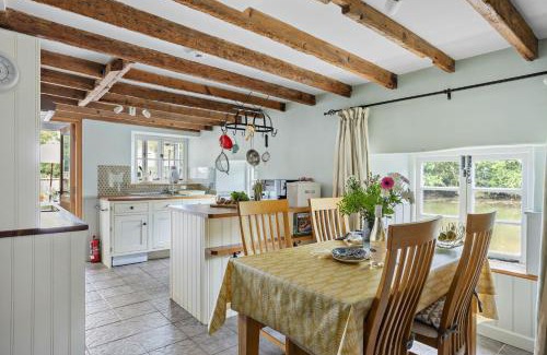 Tuckenhay Casa | Duck Cottage - Waters Edge, Exclusive Village Location