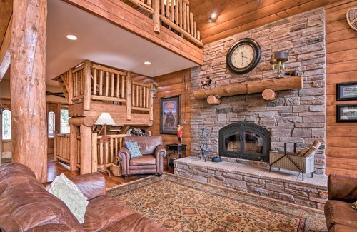 Duck Creek Village Casa | Duck Creek Village Chalet with Fire Pit and Decks