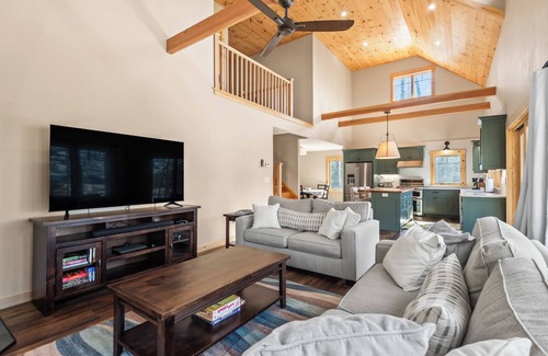 Rangeley Plantation Casa | Duck Duck Moose | New Private Home on Mooselookmeguntic Lake, Private Waterfront