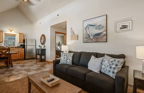 Dover Bay Casa | Duck N' Work - Lakefront Beach Bungalow