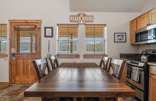 Dover Bay Casa | Duck N' Work - Lakefront Beach Bungalow
