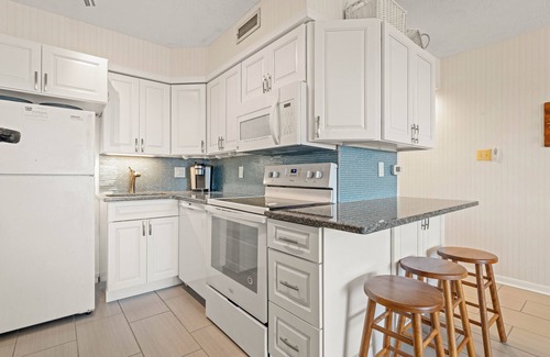 Duck Condominio | Duckburgh - Ocean view, Updated, 2 min. walk to the beach