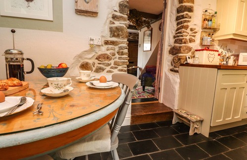 Hurst Green Cabaña | DUCKDOWN, pet friendly, character holiday cottage in Hurst Green