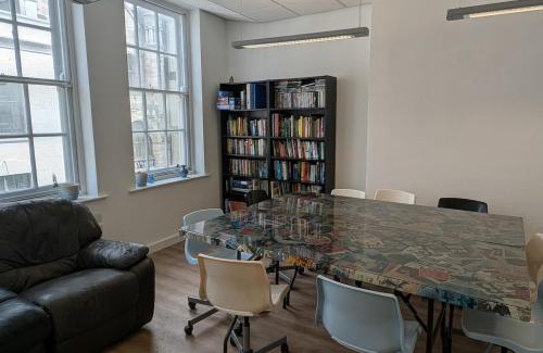Bristol Old City Casa | Duel of Bristol House 6BR 12 beds