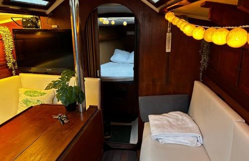 La Vila Olimpica del Poblenou Alquiler De Eote | Duerme en un velero