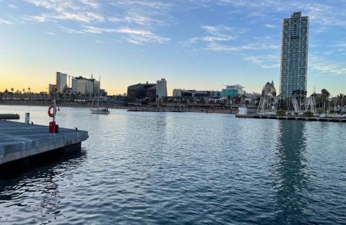 La Vila Olimpica del Poblenou Alquiler De Eote | Duerme en un velero