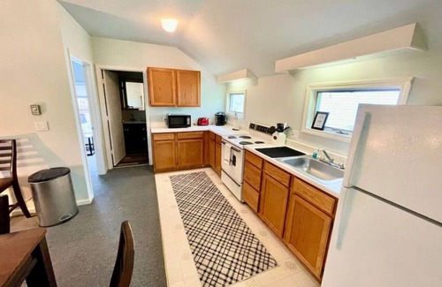 Lime Rock Apartamento | Dugway Hideaway Walking Distance to Lime Rock Park