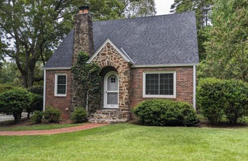 Durham Casa | Duke Forest Gem! 3br, Sleeps 7