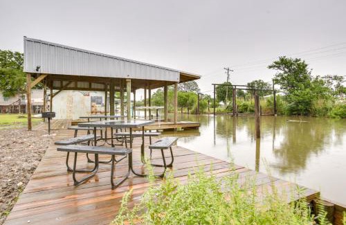 Theriot Casa | Dularge Copper Landing - Steps to Falgout Marina
