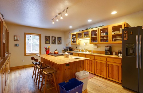 Downieville-Lawson-Dumont Cabina | Mountain Cabin w / Deck & Backyard en Mill Creek!