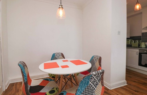 Whitehaven Cabaña | DUNCAN SQUARE, pet friendly, country holiday cottage in Whitehaven