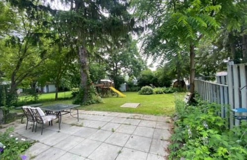Napanee Casa | Dundas street home