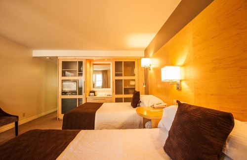 Queens Square Hotel | Dundee Arms