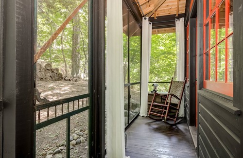 Saugatuck Cabina | Dune Buggy Cottage at Treetops - a Lakewood Lux property