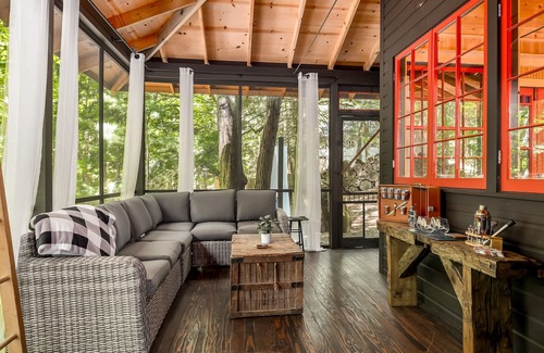 Saugatuck Cabina | Dune Buggy Cottage at Treetops - a Lakewood Lux property
