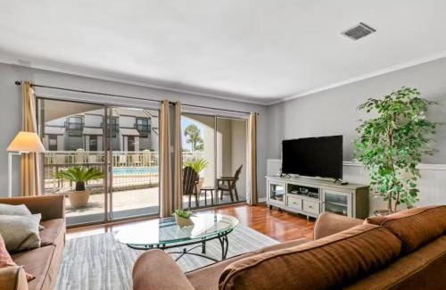 Fort Walton Beach Casa | Dune Villas 7A is a 1 bed and 1 bath unit located off beautiful 30A