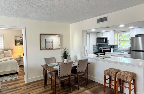 Dunedin Condominio | Dunedin Causeway Waterfront Community Completely Remodeled 2Bed/2Bath Pool/Bikes