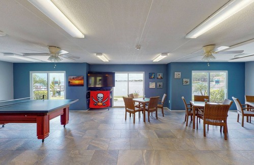 Dunedin Condominio | Dunedin Causeway Waterfront Community Completely Remodeled 2Bed/2Bath Pool/Bikes