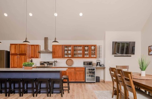 Sturgeon Bay Casa | Dunes, Cave Point, Clark Lake Dog & Kid Friendly