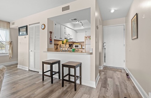 The Dunes Condominio | Dunes Pointe 21F-Shore Drive-Pool & Hot Tub