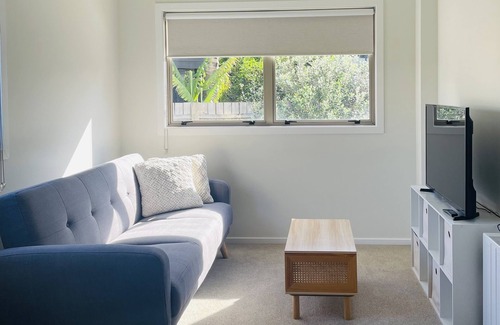 Papamoa Beach Casa | Dunes View - Central Papamoa, beach across the road! Pet Friendly 🐶
