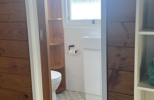 Papamoa Beach Casa | Dunes View - Central Papamoa, beach across the road! Pet Friendly 🐶