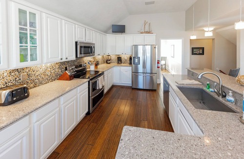 Sandbridge Casa | Dunescape- 7bdrm, Pool, Cabana, Hot Tub, Beach Access!