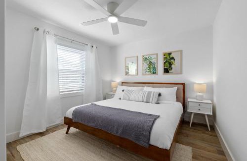 St. Augustine Beach Apartamento | Duneside Bliss - Steps to the Ocean & Mins to DT