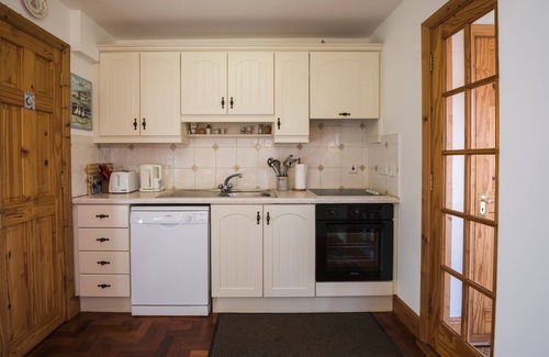 Dunfanaghy Casa | Seaview Flat w/ Fireplace