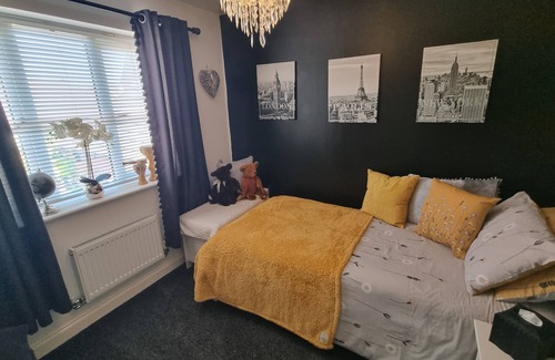 Weston-super-Mare Cama Y Desayuno | Dungarvon House, Hot Tub, Garden, Summerhouse, & EV Charging