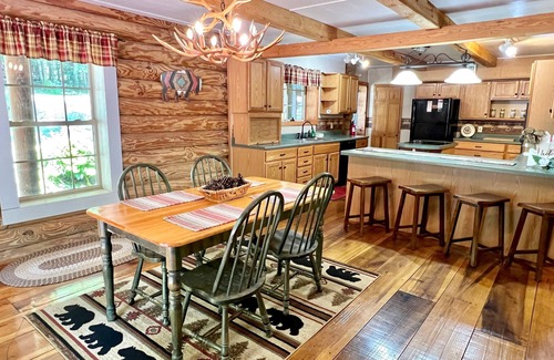 Sevierville Cabina | Dunn's Creek Hideaway