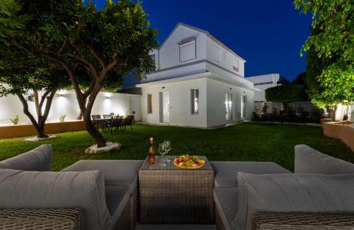 Petaloudes Apartamento | Duo Verde Celine Garden Apartment