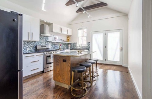 North Center Apartamento | Duplex 3 Bed 2 Bath Apt Steps from Lincoln Square