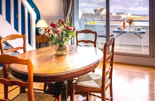 Kerroch Apartamento | Duplex 5 pièces avec balcon à 30m de la plage - 7 couchages, acceptant animaux, wifi et parking - FR-1-349-114