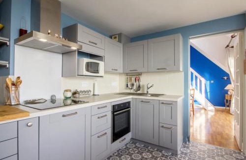 Kerroch Apartamento | Duplex 5 pièces avec balcon à 30m de la plage - 7 couchages, acceptant animaux, wifi et parking - FR-1-349-114