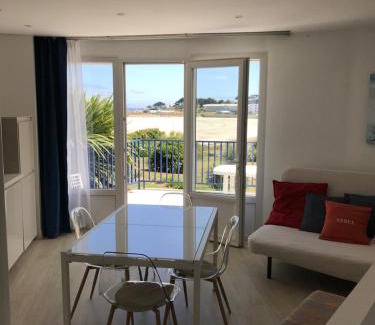 Trevou-Treguignec Apartamento | Duplex 6 pers piscine et vue mer