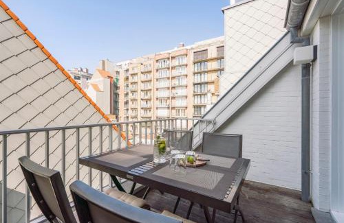 Heist Apartamento | Duplex apartment with terrace - next to the beach