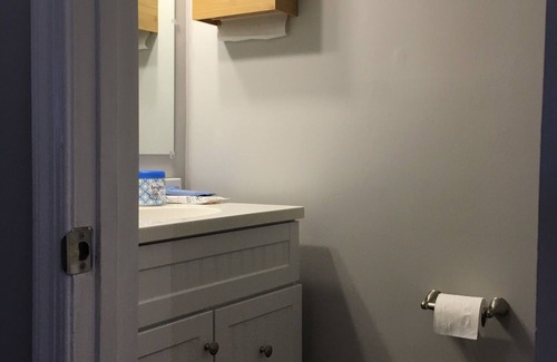 North Chesterfield Apartamento | Duplex Apt (Moonlight Suite)