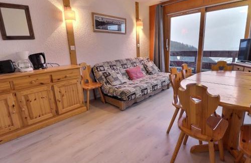 Meribel-Mottaret Apartamento | Duplex Calme 6/7 Pers - Proche Commerces, Ski aux Pieds, Balcon Nord, TV, Non-Fumeur - FR-1-182-114