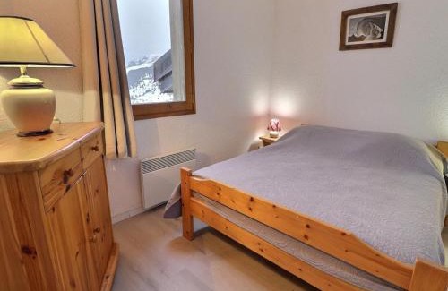 Meribel-Mottaret Apartamento | Duplex Calme 6/7 Pers - Proche Commerces, Ski aux Pieds, Balcon Nord, TV, Non-Fumeur - FR-1-182-114