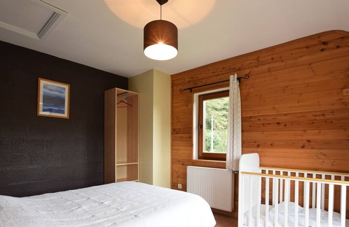 Marcouray Chalet De Esquí | Duplex Chalet in Rendeux Ardennes with Sauna and Terrace