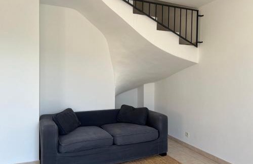 Eyguieres Apartamento | Duplex clair & calme - Idéal famille - Alpilles