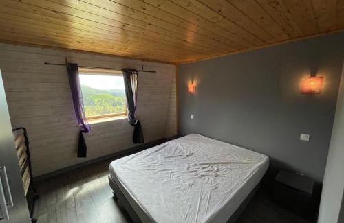 Saint-Jacques-des-Blats Apartamento | Duplex confortable 52m² - 2 chambres - Près des pistes - Parking gratuit - Non fumeur - FR-1-787-11