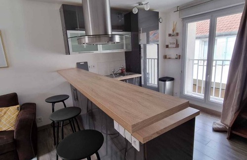 Neauphle-le-Chateau Apartamento | Duplex Cocooning Cœur de Ville + Parking