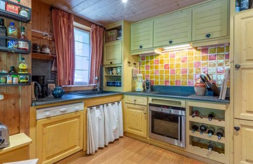 Val-d'Isere Apartamento | Duplex de standing au pied des pistes avec cheminée, terrasse et garage – Modane - FR-1-694-329