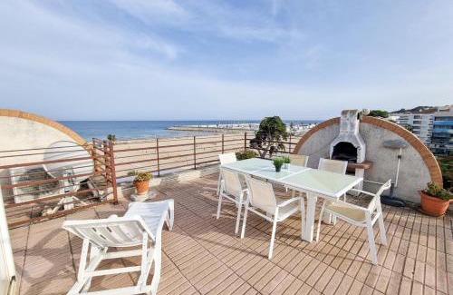 Torredembarra Apartamento | DUPLEX en primera linea de playa